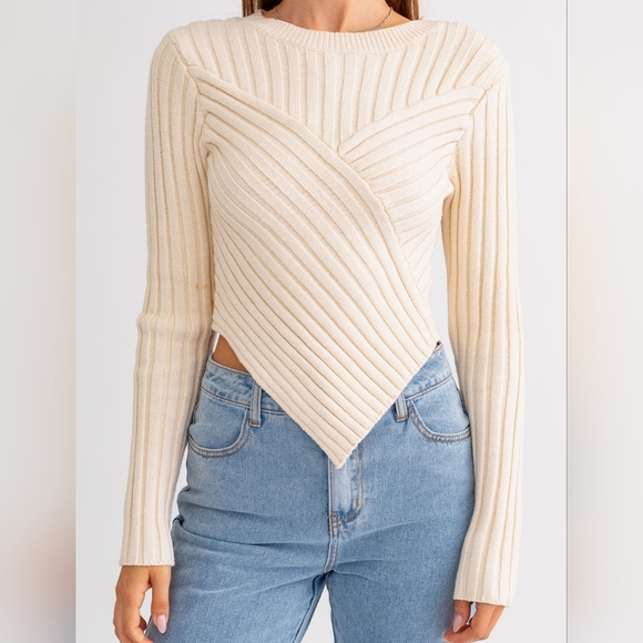 Le Lis Assymetrical Hem Sweater Top Ribbed Crop Round Neck Long Sleeve Cream XS - Picture 1 of 14